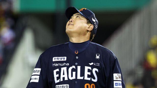 ‘괴물’까지 무너졌다…한화 류현진, 19년 만의 KS 등판에서 7실점 조기강판
