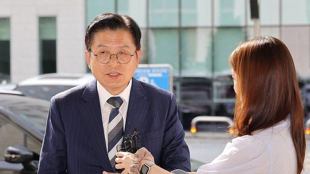 특검, '내란 선전선동' 황교안 압수수색…문 잠궈 자택앞 대치(종합2보)