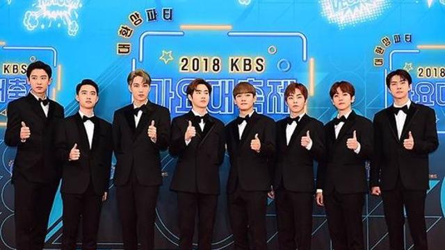 엑소 컴백, '中 멤버' 레이 오고·'소송' 첸백시 빠지고 [공식]