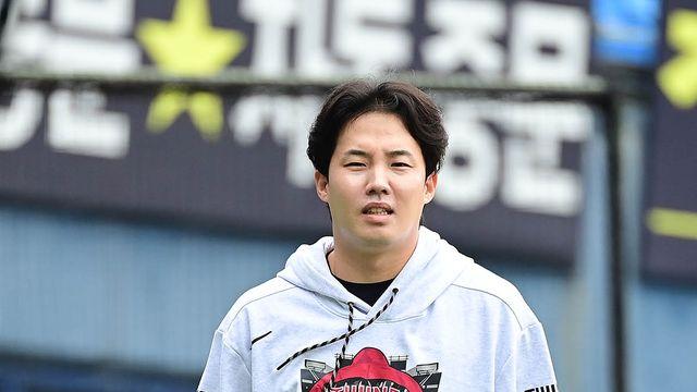 'KS 대형 변수' 외인 선발 부상 악재, 그래도 LG 웃는다? '한화전 극강' 임찬규가 있으니까