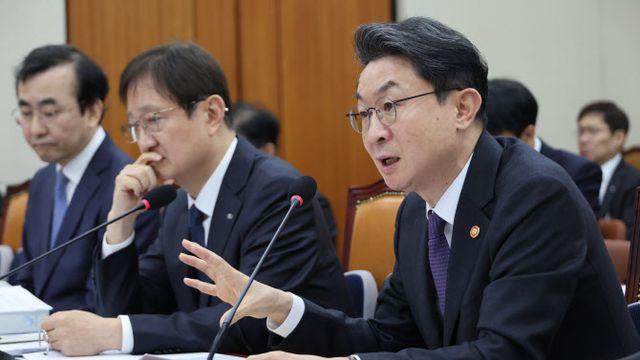 꺼지지 않은 '금융정책·감독 분리' 논란에