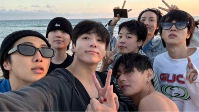 “BTS 내년 3월 말 완전체 컴백…65회↑ 월드투어도”…블룸버그 통신 전망