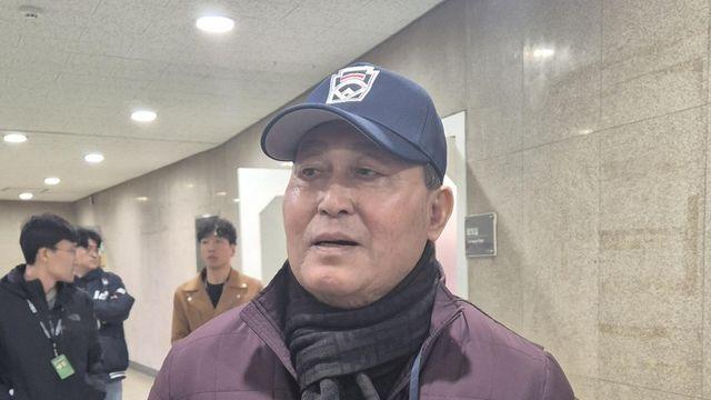 KS 찾은 김인식 전 감독 