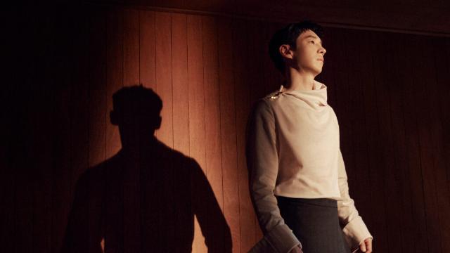 AT THE CINEMA | 마리끌레르 BIFF 에디션 배우 이제훈 화보와 인터뷰