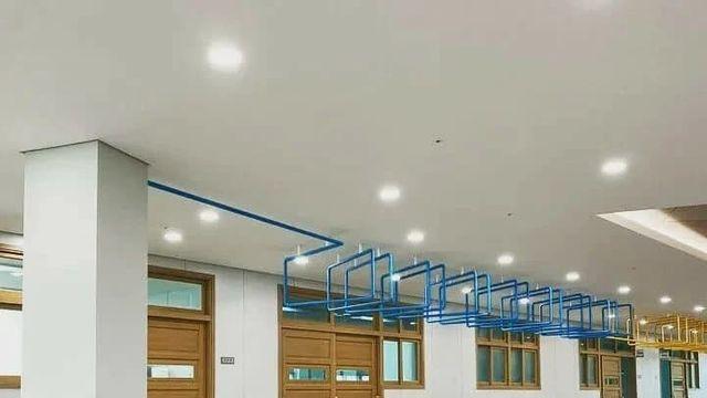 어느 중학교 복도 근황