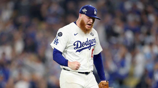 WS 3차전에서 72구 4이닝 무실점 '인생투'…축하 문자 500개+500개 