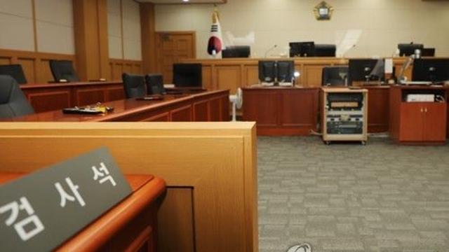 10대 친딸 성폭행한 인면수심 50대 아빠 징역 8년