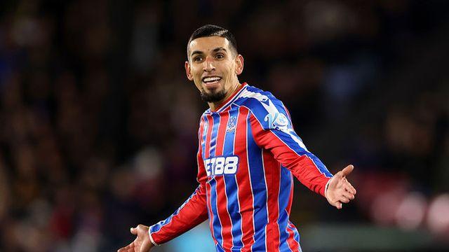 '너 바르사로 와라' 수비 보강에 열 올리는 바르셀로나, ‘500억’에 팰리스 라이트백 주시 중