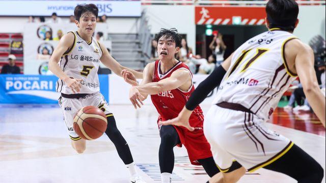 전설적인 가드 감독도 흡족, 무럭무럭 성장 중인 '패스 사령관' 박무빈 [IS 피플]