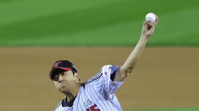 “전광판 보지마!” LG 송승기가 KS 경기 도중 박동원에게 잔소리 들은 이유