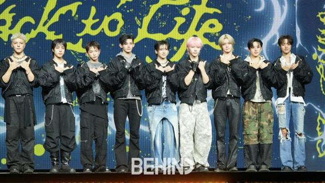 [포토] 앤팀, 멋지게 한국 데뷔 완료