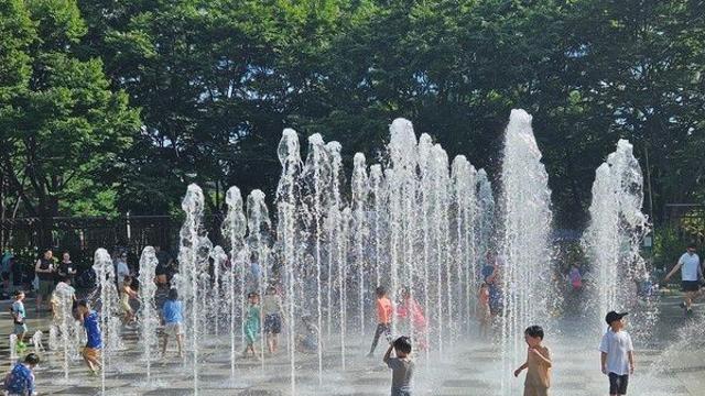 올해 육아휴직자 14만명 돌파···남성 육아휴직 비중 37% ‘역대 최고’