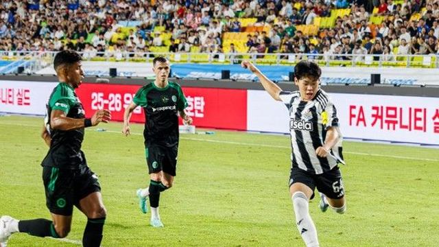 ‘프리미어리거’ 박승수, 뉴캐슬 2군 첫 도움! 첫 승 이끌며 공격의 중심으로 우뚝