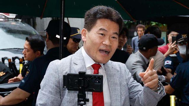 전한길 “죽어가는 윤 전 대통령 면회해달라” 트럼프에게 공개편지