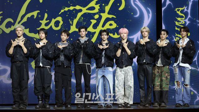 日이어 韓점령하러 온 ‘늑대 소년’들… 앤팀 “음악방송 1위, 우리 것” [종합]