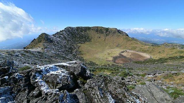 한라산 남벽 무단 탐방 일행 5명 적발