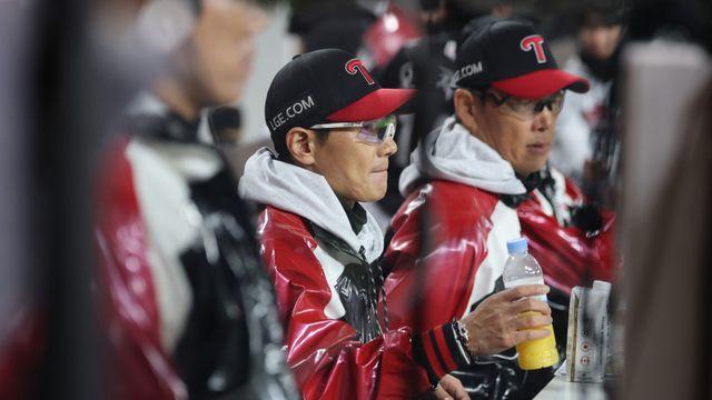 '8회 충격패' 염경엽 감독 