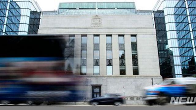 캐나다, 기준금리 2.25%로 2연속 0.25%P 인하…