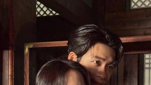 너무 밀착했나…강태오, 김세정 백허그 사진 돌연 삭제