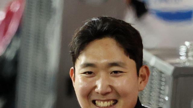 LG 손주영, 5이닝 1실점...생애 첫 KS 등판서 폰세에 안밀렸다