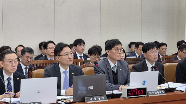 한은 이창용 총재 “달러 스테이블코인 규제, 시급한 과제”