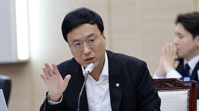 野정성국, '전동킥보드 대여할 때 면허 확인 의무화' 법안 발의