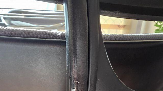 너네는 중고로 의자 잘 보고 사라