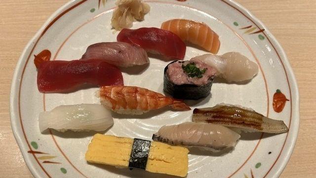 '진짜 무섭네, 바로 버려야 합니다..' 푸른 색깔 빛 돌 수 있어, 먹기 전에 꼼꼼히 확인해야 한다는 초밥 종류