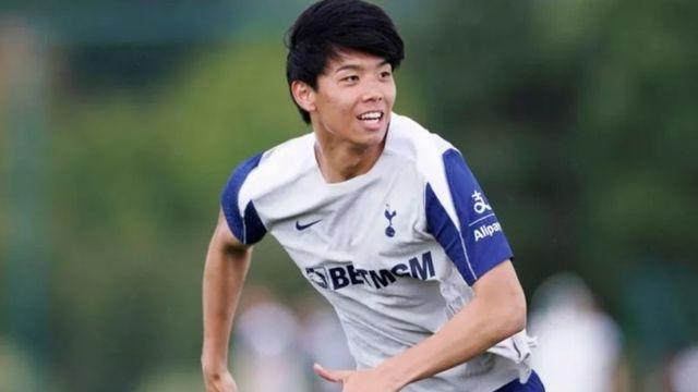 프랭크 “토트넘 훈련서 빠졌다, 자세한 건 말 못해”→김민재 이적설까지…일본인 센터백 사실상 실종