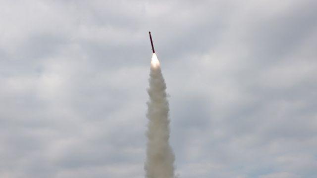 트럼프 러브콜에 미사일로 답한 김정은…깜짝회동 불발 가능성(종합)