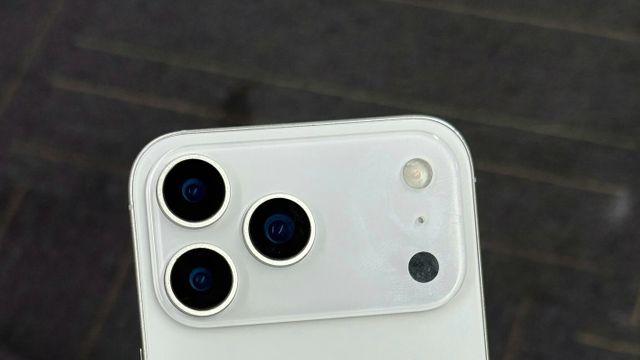 아이폰 17 프로 실버, 루머 목업 사진