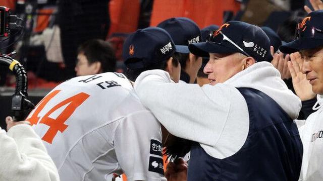 '반격 성공' 한화 김경문 감독 