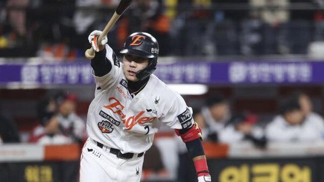 속죄의 결승타 날린 한화 심우준…벼랑 끝에서 팀 살렸다[KS]