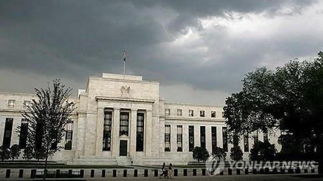 갈라진 의견·데이터 블랙아웃…연준, 향후 정책경로 '깜깜'