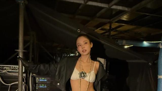 제니부터 고윤정까지 셀럽들의 레더 스타일링ㅣ마리끌레르