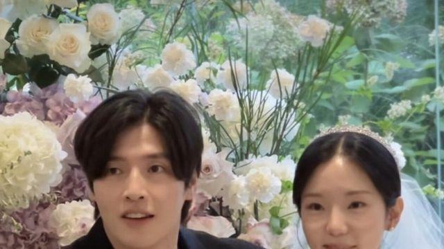 사촌 여동생 결혼식에 참석한 강하늘