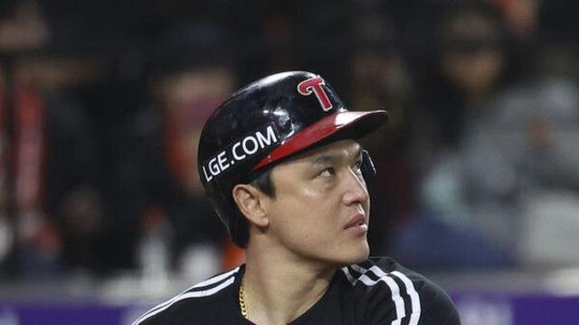 '9회 역전 드라마' LG, 4차전서 한화 7-4 제압…우승 '1승 남았다'[KS]