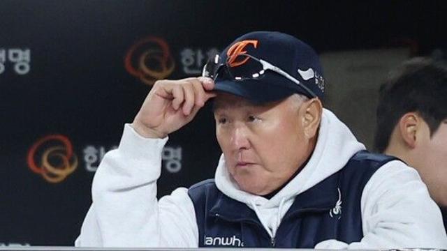 [STN 현장] ‘뼈아픈 역전패’ 한화 김경문 감독 “김서현 8회에는 잘 막지 않았나”