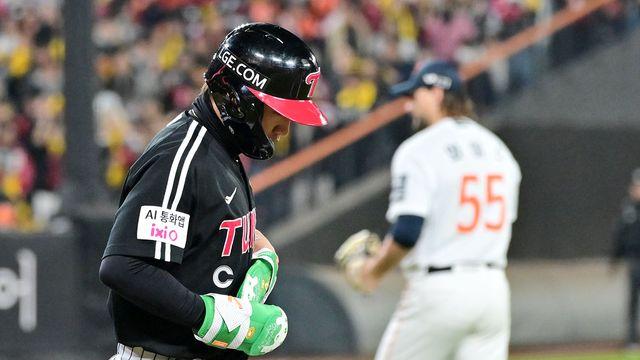 '안 풀린다 안 풀려' LG 공격, '도루왕·대타 카드'도 병살타라니…한국시리즈 흐름 '진짜 바뀌었다' [KS4]