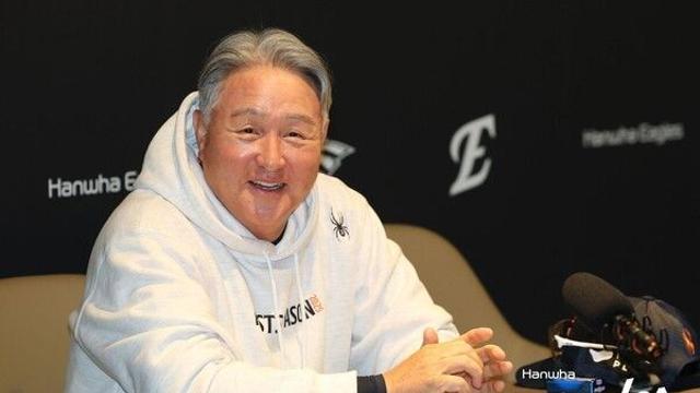 김경문 감독 전공 '약속의 8회', 20년만의 한화 승리 이끌어