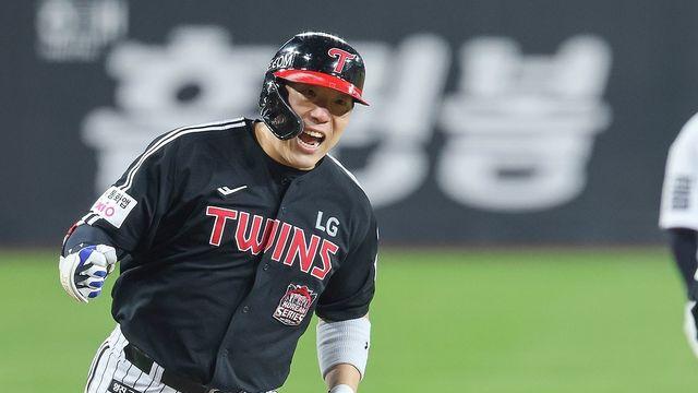 LG 김현수, 포스트시즌 통산 100안타…KBO 역대 두 번째