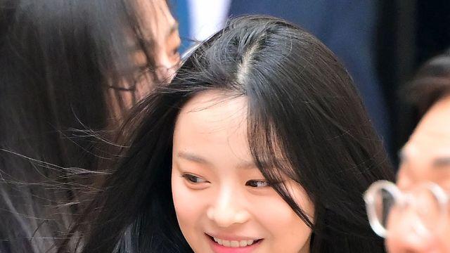 하니, 아일릿에 인사 받았다…法 