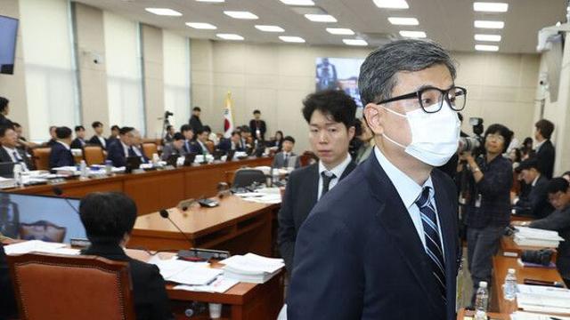 행안위, '마스크 벗으라' 요구 불응한 진실화해위 조사1국장 고발키로