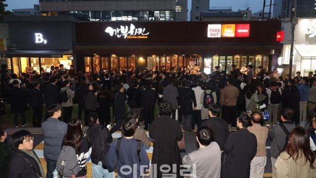 젠슨황-이재용-정의선 3자 회동에 깐부치킨 앞 '구름 인파'