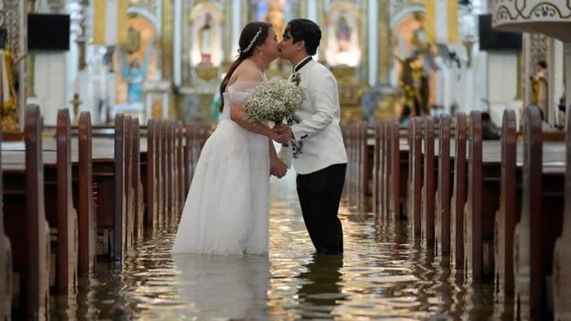 화제의 필리핀 결혼식 현장 사진