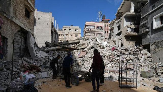 하마스, 이스라엘에 시신 2구 인계…신원 확인 중