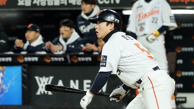 한화 문현빈, PO＋KS 14타점…단일 PS 최다타점 기록에 접근