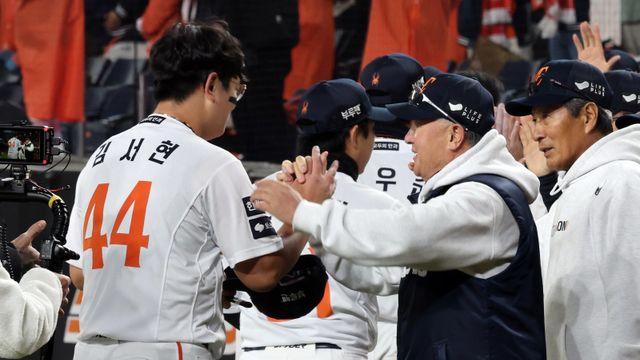 “부모님에게 들었어요” 한화 김서현에겐 남다르게 들렸던 “5차전 마무리투수 김서현”