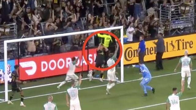 ‘설마 내가 흥부듀오 골 망친 건가?’ 결승골 넣고 머리 감싸 쥔 LAFC 유망주, “오프사이드 아니라 다행”