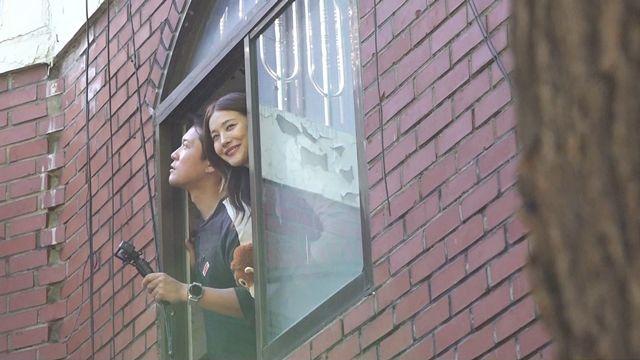 유인영-김대호, ‘폐업’ 호텔식 여관에서 청춘 로맨스 연출 (홈즈)